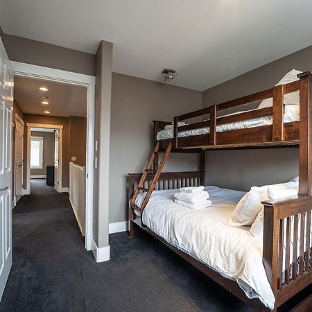 Aspen Lodge By Revelstoke Vacations Exterior foto